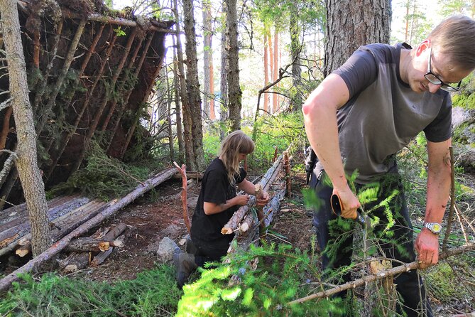 2-Day Small-Group Basic Skills Survival Course in Södermanland - Wildlife tracking and staying calm when danger shows up