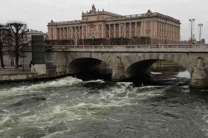 Beautiful Stockholm Small Group Walking Tour - Lejonbacken: the classic Palace photo spot and what you can learn from it