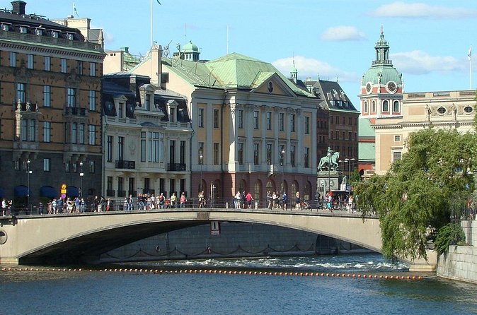 Beautiful Stockholm Small Group Walking Tour - Slottsbacken and the Royal Palace chapel: Bernadotte dynasty context you’ll actually use
