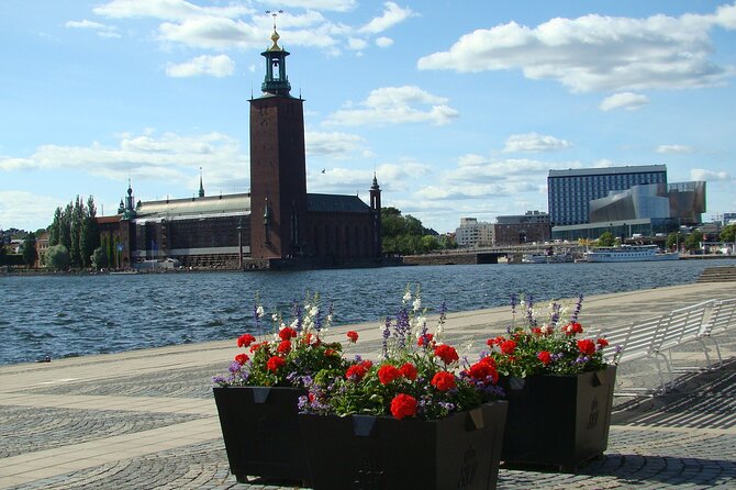 Beautiful Stockholm Small Group Walking Tour - Stortorget: Bloodbath of Stockholm and why the Nobel Prize Museum belongs there