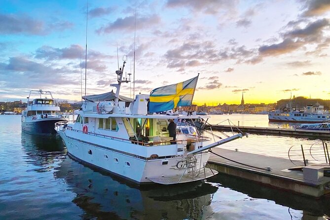 Exclusive Yacht Tour of Stockholm: sunset, dinner, lunch, cruise - Fjäderholmarna Pass-By: Archipelago Flavor Without the Stop