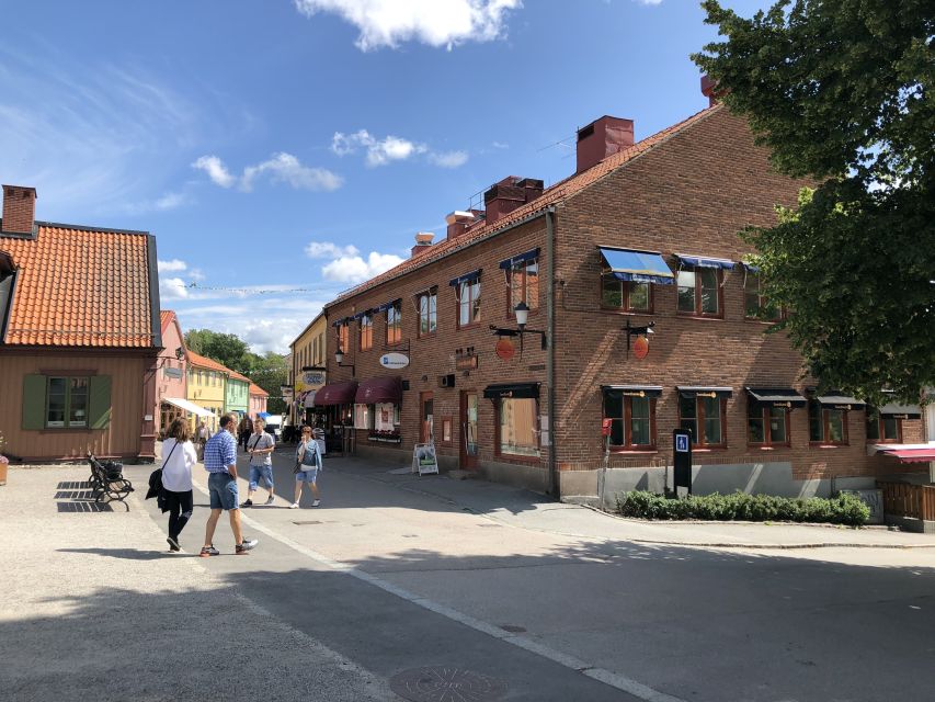 From Stockholm: Guided Day Trip to Sigtuna City - Wenngarn Castle: outside views, Baroque chapel rumors, and Count De la Gardie