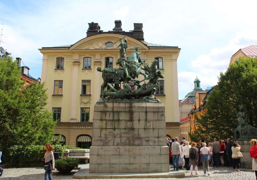 Gamla Stan: Essential Tour of Stockholm - Royal Palace Area and the St. George and Dragon Stop