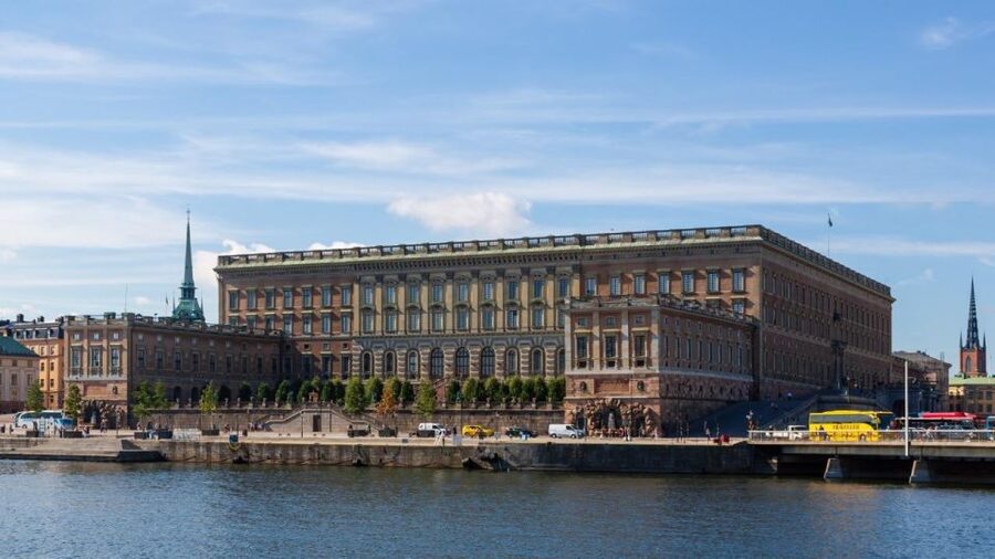 Gamla Stan: Essential Tour of Stockholm - Parliament House and Riddarholmen: Getting the Power Map Right
