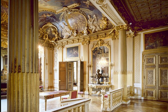 Inside The Crown: Stockholm Royal Palace Private Guided Tour - Meeting at Gustav III’s Obelisk: start point and arrival mindset
