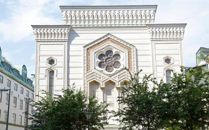 Jewish Gamla Stan and Jewish Museum Stockholm Private Tour - Meeting at Järntorgsbrunnen and getting your bearings fast