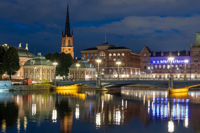 Magical "Stockholm by Night" Photo Walk - Riddarholmen: calm angles and reflective potential