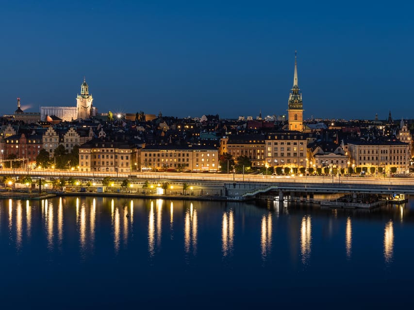 Magical ''Stockholm by Night'' Photo Walk - Building better compositions with depth and drama