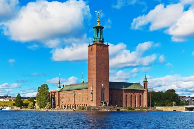 Private 4h VIP city tour by limousine car and guide in Stockholm - Key highlights at a glance