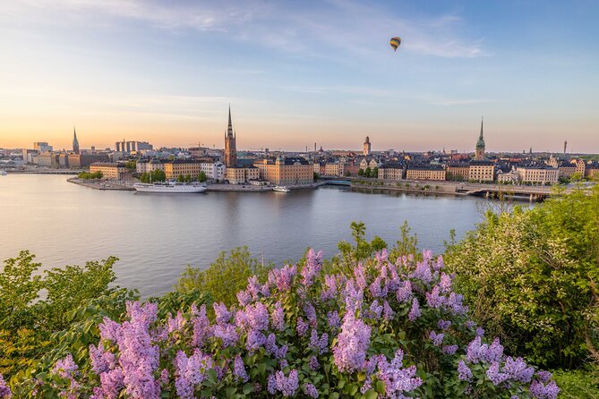 Private Golden Hour Photo Walk in Stockholm - Starting at Stadshuset: get your bearings fast