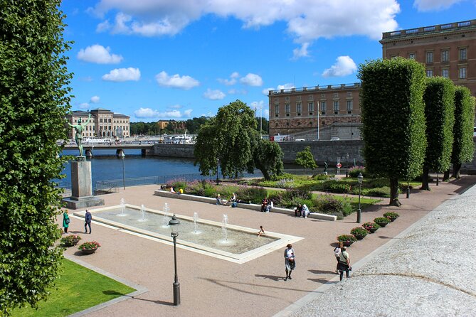Scandinavian Art, Architecture and Design Tour in Stockholm - Kungliga Dramatiska Teatern: Art Nouveau flair and stage legends