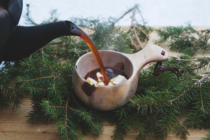 Snowshoe Winter Hike from Stockholm - Small-group service: why max 8 travelers matters