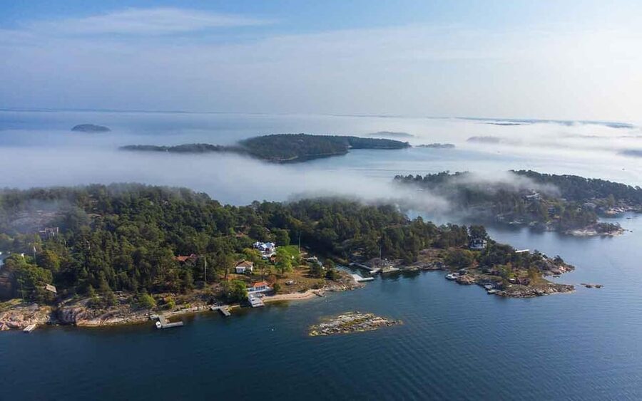 Stockholm: Archipelago Boat Tour - Skeppsbron to the islands in 2 hours: a great Stockholm sampler