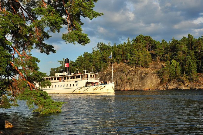 Stockholm Archipelago Cruise with Guide - From Strandvägen through Stockholm Canals to Vaxholm