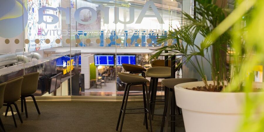 Stockholm Arlanda Airport (ARN): Premium Lounge Entry - What You’ll Get Inside: Food, Drinks, Wi‑Fi, and Flight Info