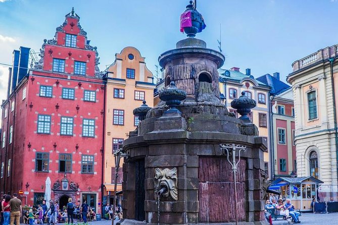 Stockholm Art Tour with a Local Expert: 100% Personalized & Private - Norrmalm galleries: classic or contemporary, chosen with you