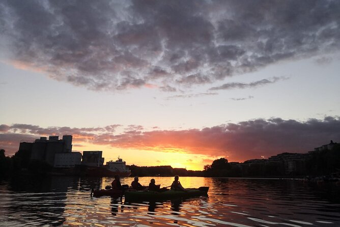 Stockholm Evening Kayak with BBQ - Small Group - Gear and clothing: what you bring matters most at dusk