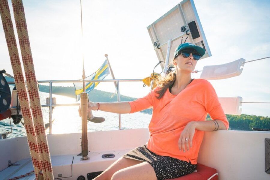 Stockholm: Full Day Archipelago Sailing Tour with Lunch - Nature harbor docking: the difference between marina and wild
