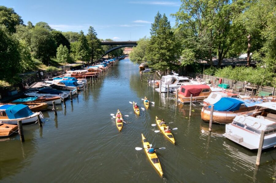 Stockholm: Guided Kayak City Tour & Optional Midsummer Meal - Paddling the City Close to Land (Without the Stress)