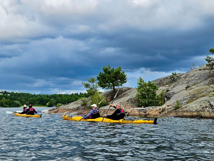 Stockholm: Guided Kayak Tour to Drottningholm Royal Palace - Palace gardens walk: finishing with a closer look