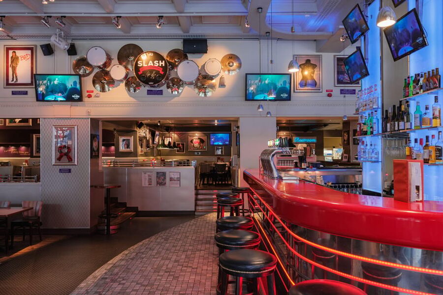 Stockholm: Hard Rock Cafe Stockholm Lunch or Dinner - A Pre-Paid Hard Rock Meal in Central Stockholm