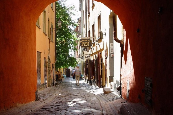 Stockholm- in- a- Nutshell - A Private Stockholm Loop Beats the Big-Bus Stress