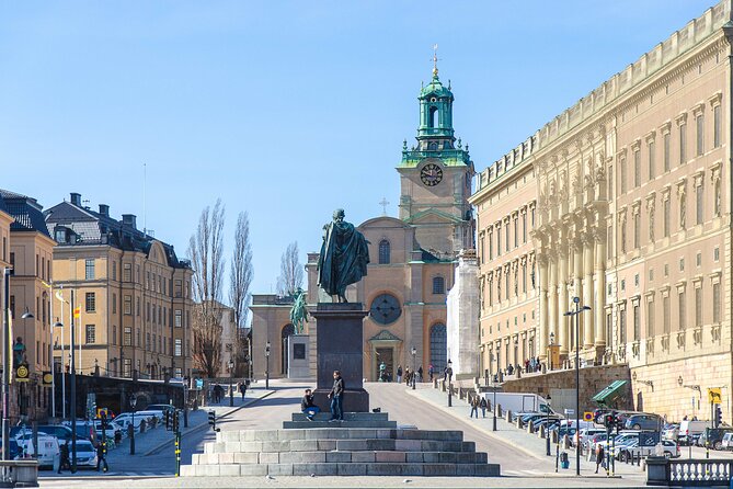 Stockholm Must See: City Hall, Gamla Stan and Vasa Museum - Gamla Stan on Foot (10:00–12:00): From Big Landmarks to Real Street Mood