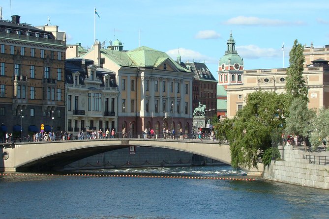 Stockholm Old Town and the Vasa Museum, a Small Group Walking Tour. - Where you meet (and how not to lose time)