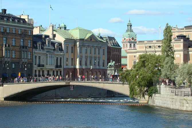 Stockholm Old Town and the Viking Museum, a Small Group Walking Tour - Stop 2: Riddarholmen Church and Birger Jarl—founder stories in stone
