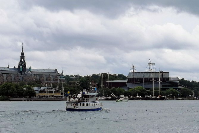 Stockholm Old Town and the Viking Museum, a Small Group Walking Tour - Stop 3: Riddarhuset and Gustav Vasa—Sweden changes direction