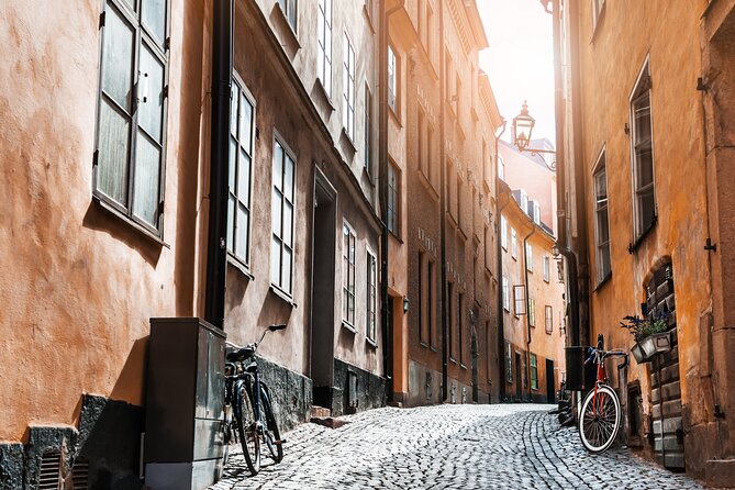 Stockholm Old Town Gamla Stan, Historic Walking Tour, Small group - Stop 1: Prastgatan, one of Old Town’s oldest streets
