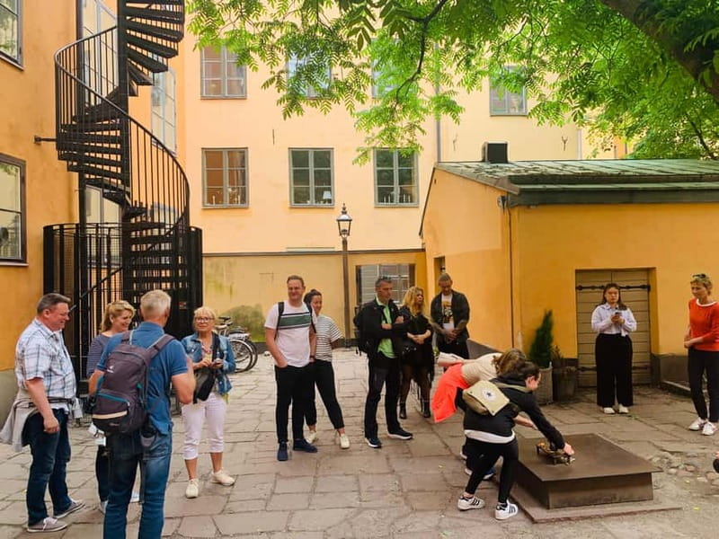 Stockholm: Old Town Guided Walking Tour (English / Deutsch) - Riddarholmen and the church area: skyline views with real context