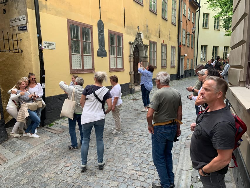 Stockholm: Old Town Guided Walking Tour (English / Deutsch) - Iron Boy and the way sculptures tell jokes in stone