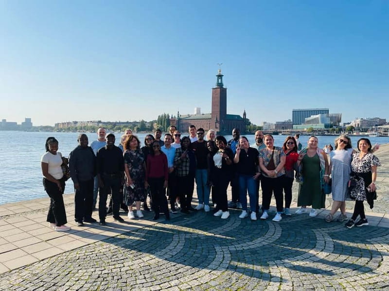 Stockholm: Old Town Guided Walking Tour (English / Deutsch) - Fika at the end plus the WhatsApp local list