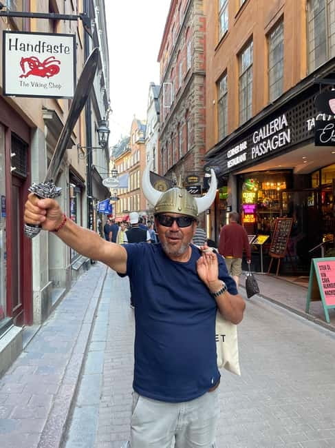 Stockholm: Old Town Guided Walking Tour (English / Deutsch) - Where it starts: Birger Jarls Torg and getting your bearings