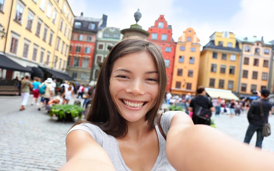Stockholm: Old Town Highlights Private Walking Tour - The 3-hour upgrade: Kungsträdgården and Berzelii Park’s remembrance path
