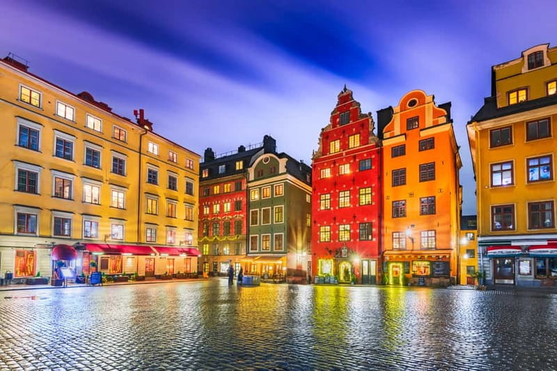 Stockholm: Old Town Historical Walking Tour - Old Town feels different when you walk it with Kiki