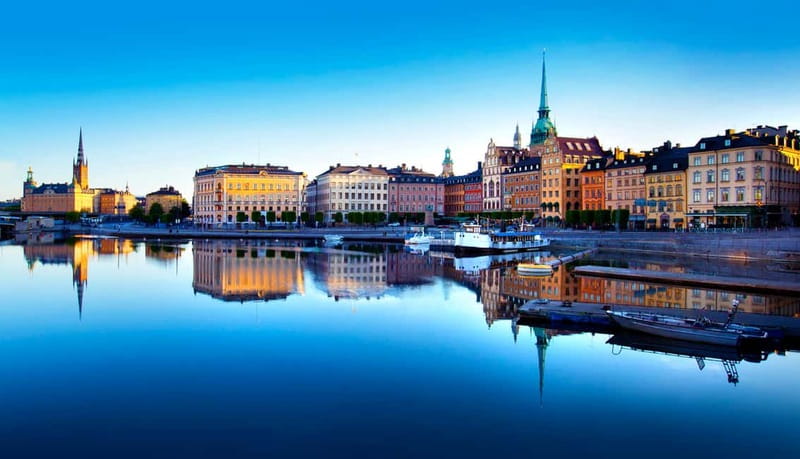 Stockholm: Old Town Historical Walking Tour - Two hours in Gamla Stan: how the route earns your time