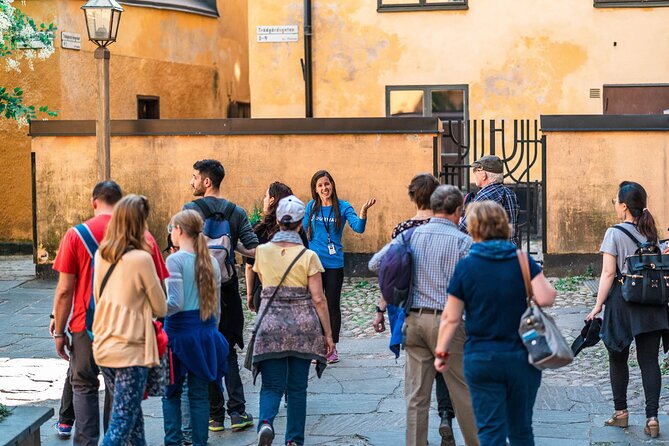 Stockholm Old Town Private Walking Tour - Royal Palace outside + inside logic: what makes Stockholm’s monarchy unusual