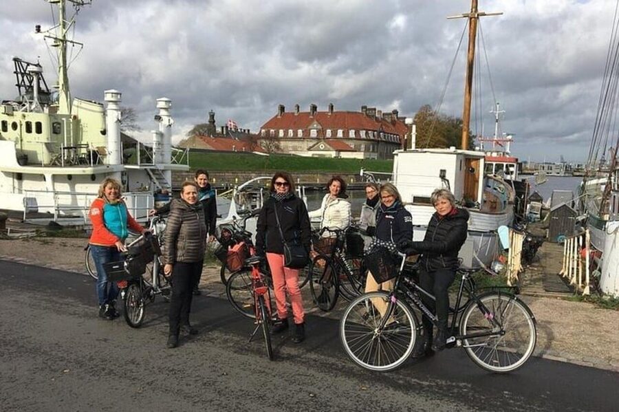 Stockholm : Old Town private Walking Tour with a guide - Key highlights to look forward to