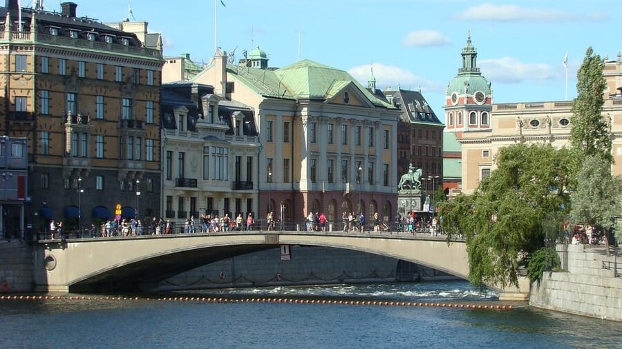 Stockholm: Old Town Walking Tour and the Vasa Museum - Riddarholmen and the House of Nobility: power with style