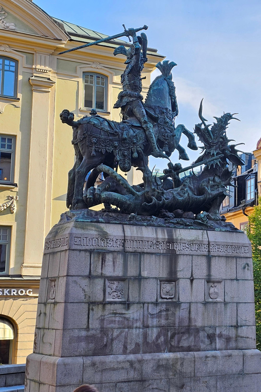 Stockholm: Old Town Walking Tour, stories and secrets - Royal Palace area and Stockholm Cathedral: power made visible
