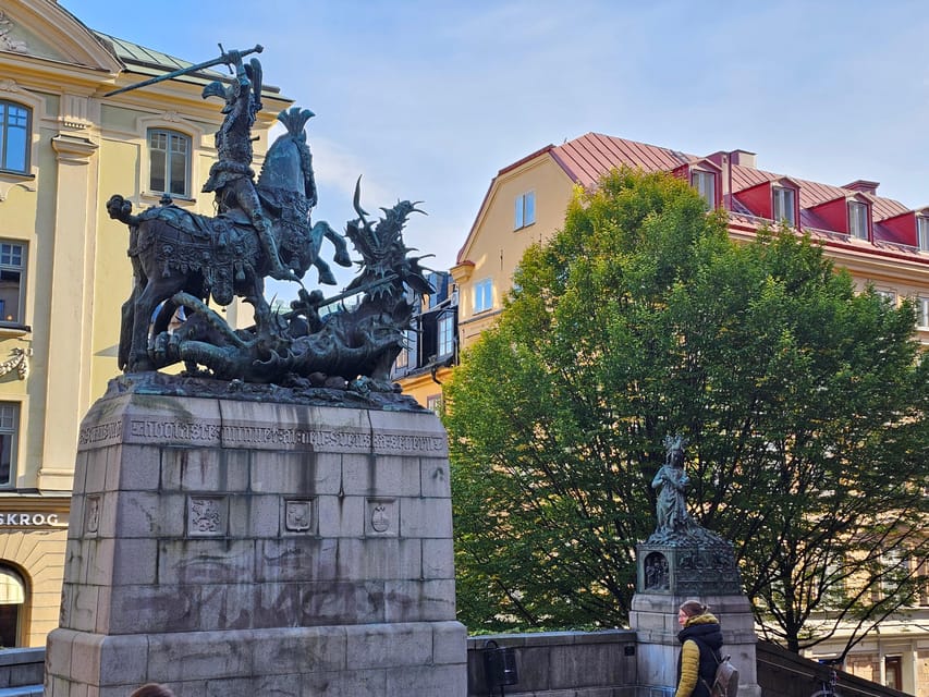 Stockholm: Old Town Walking Tour, stories and secrets - Mårten Trotzigs Gränd, Järntorget, and the street squeeze