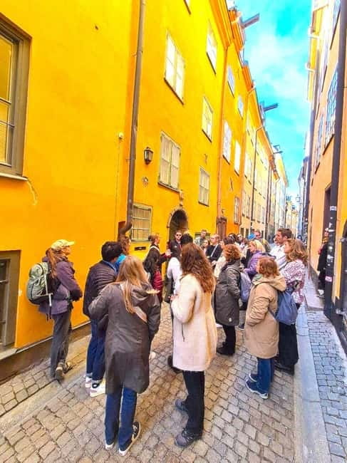 Stockholm: Old Town Walking Tour with Local Guide - Finding the guide at Gamla Stan metro without stress