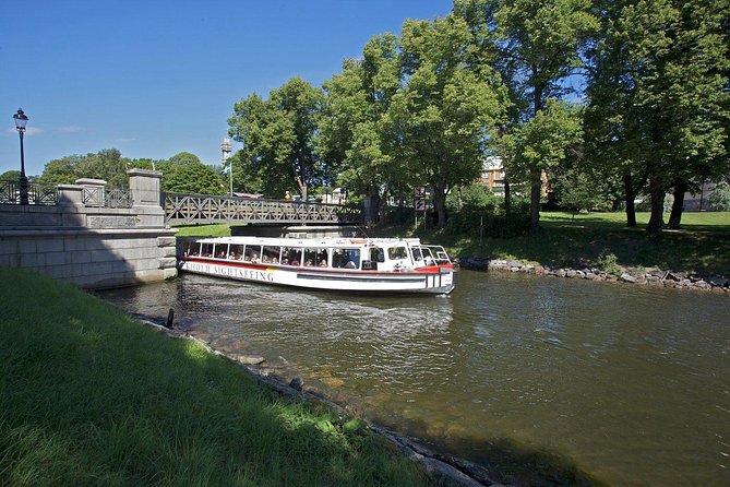 Stockholm: Royal Djurgården Boat Tour - From Nybrokajen to the canal: why this route feels special