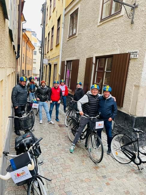 Stockholm's Best Bike Tour! (English / Deutsch) - Vasagatan to Riddarholmen: your Old Town highlights in rideable order