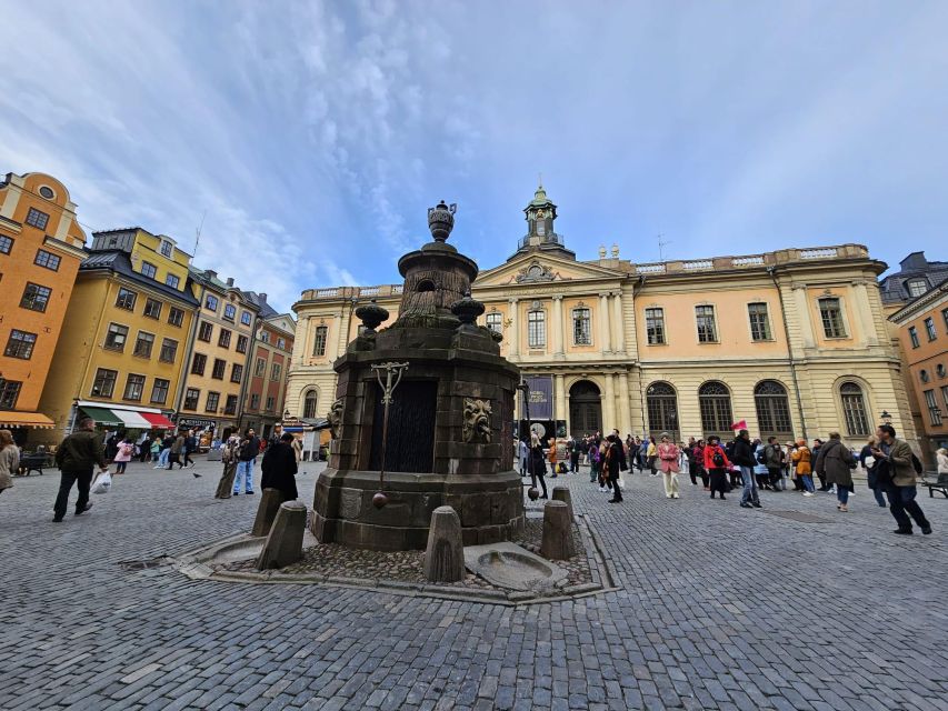 Stockholm: Secrets of Gamla Stan Guided Tour w/ Fika Option - Cobblestones, photo stops, and the street-level “why”