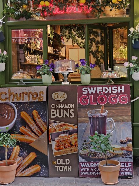 Stockholm: Secrets of Gamla Stan Guided Tour w/ Fika Option - A cannonball frozen in time: small detail, big payoff