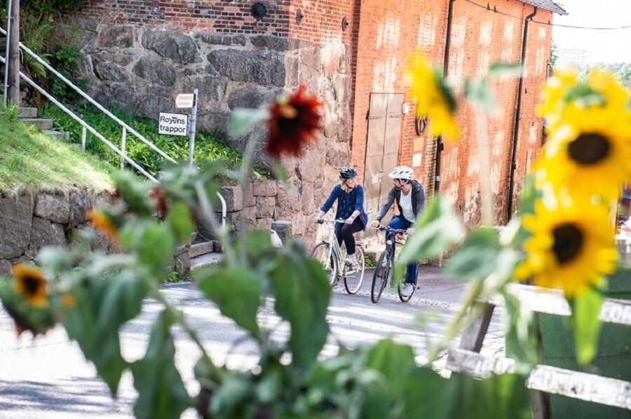 Stockholm: Self Guided GPS Bike Tour - City sights route: learning Stockholm without a scripted day