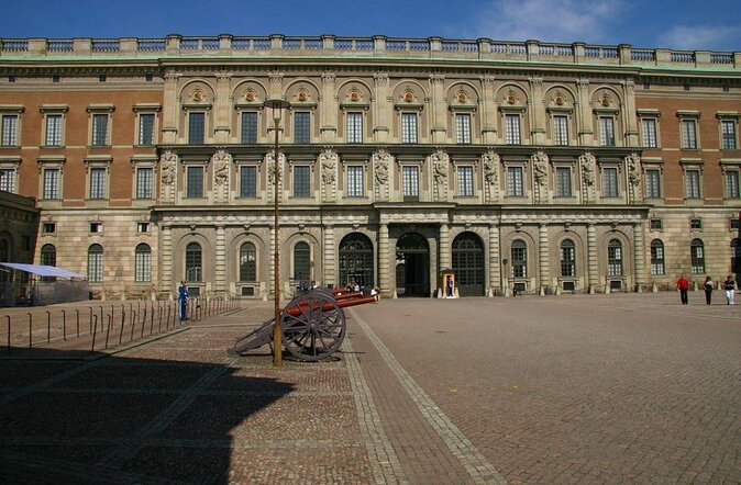 Stockholm Self-Guided Murder Mystery Tour by the Royal Palace - How the murder mystery works (and why it feels like a local game)